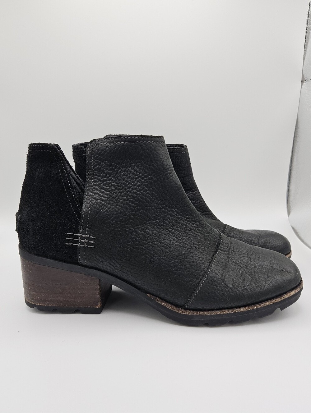 Sorel Cate cutout booties black leather and suede waterproof size 8.5